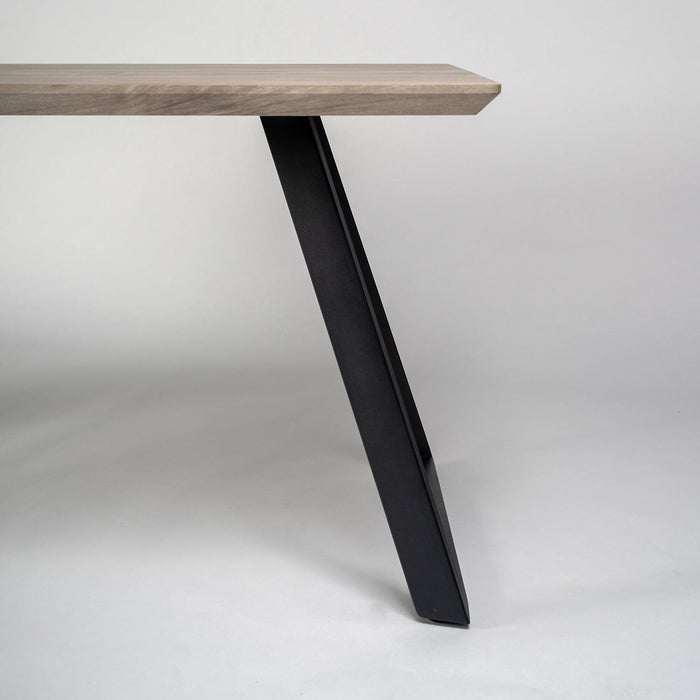 Outlet Atlas Wood Effect Dining Room Table with Black Legs