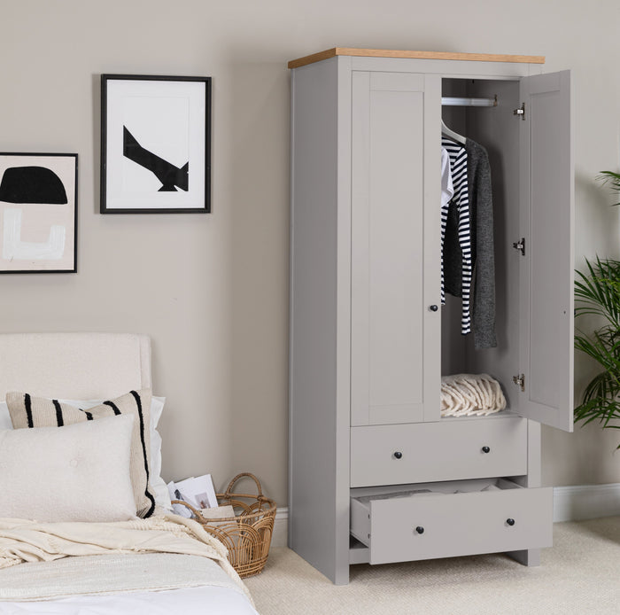 laura-james-wardrobe