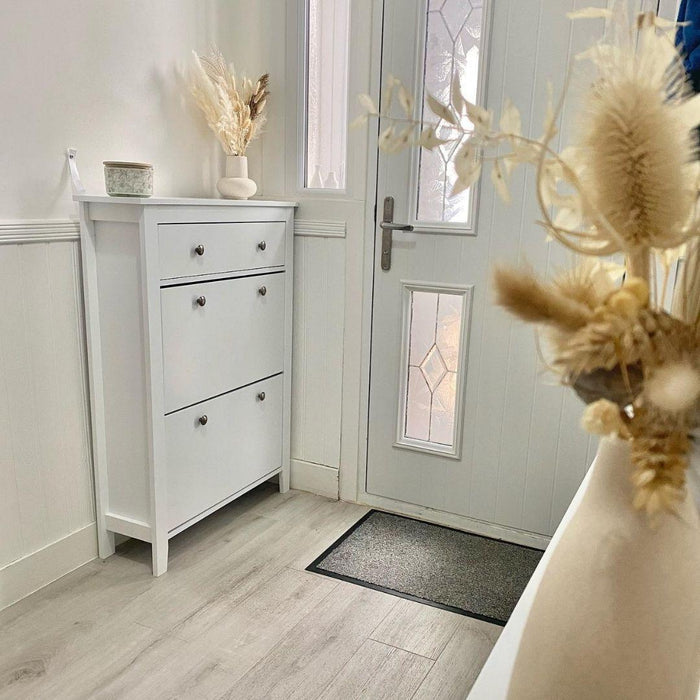Outlet – Sandhurst shoe cabinet - 3 door - white - Laura James