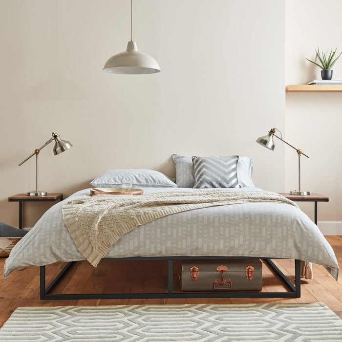 OUTLET-Indy Metal Platform bed King Black - Laura James