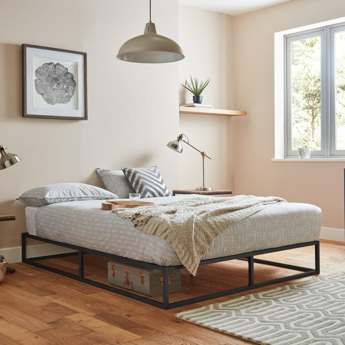 OUTLET-Indy Metal Platform bed King Black - Laura James