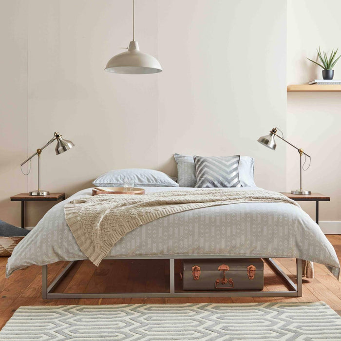 OUTLET-Metal Platform bed King Grey - Laura James