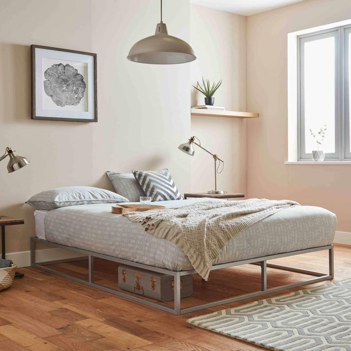 OUTLET-Metal Platform bed King Grey - Laura James